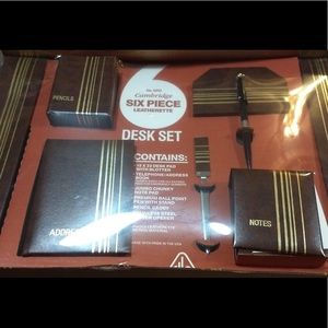 BRAND NEW IN BOX VINTAGE CAMBRIDGE LEATHERETTE SET